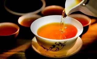 空腹喝红茶的好处和坏处（枸杞子泡红茶喝的害处）