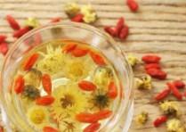 菊花枸杞茶能天天喝吗（女人长期喝枸杞菊花茶好吗）